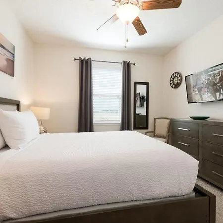 8 Bedroom Encore Home With Private Pool